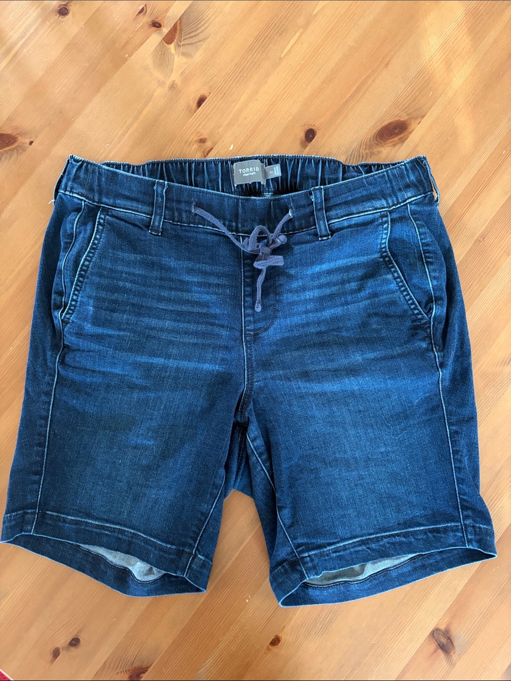 Torrid size 0 dark blue denim drawstring shorts